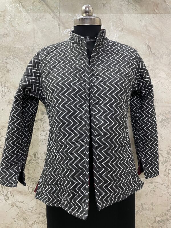 IMG_7100 Red rose Velvet Quilt Reversible Jacket